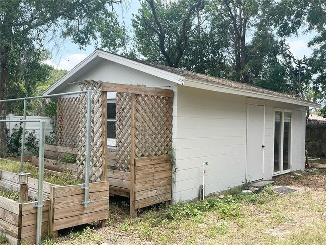 Building Photo - 11631 Seminole Dr