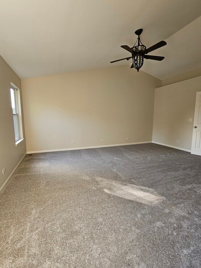 Building Photo - 1136 Larkspur Ct