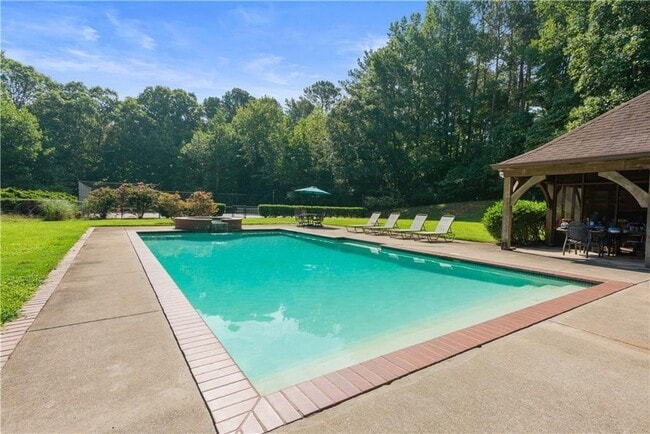 Building Photo - 15905 Westbrook Rd