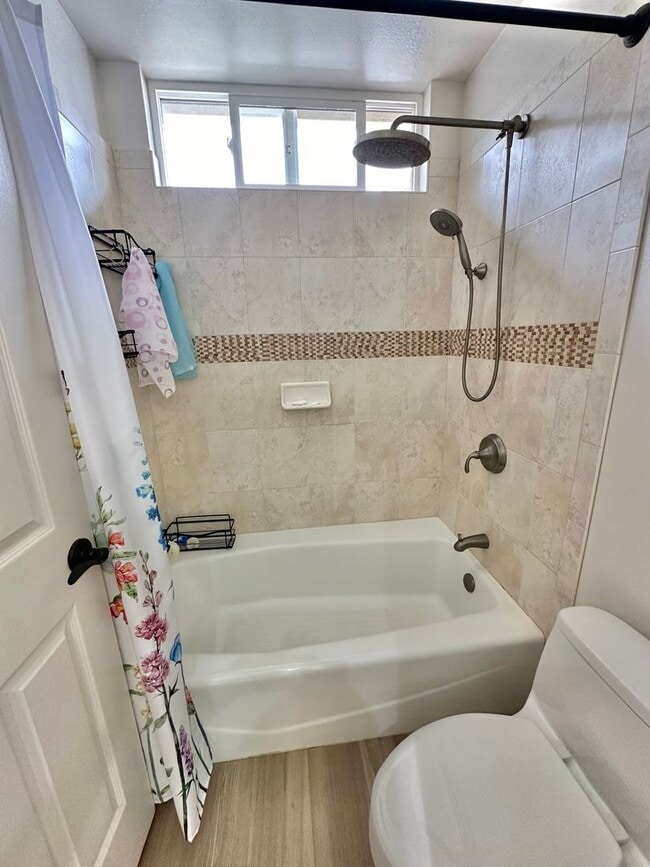 Building Photo - Modern & Custom 3 Bedroom / 2.5 Bathroom House in The Cottages At Kehalani! Pet friendly!