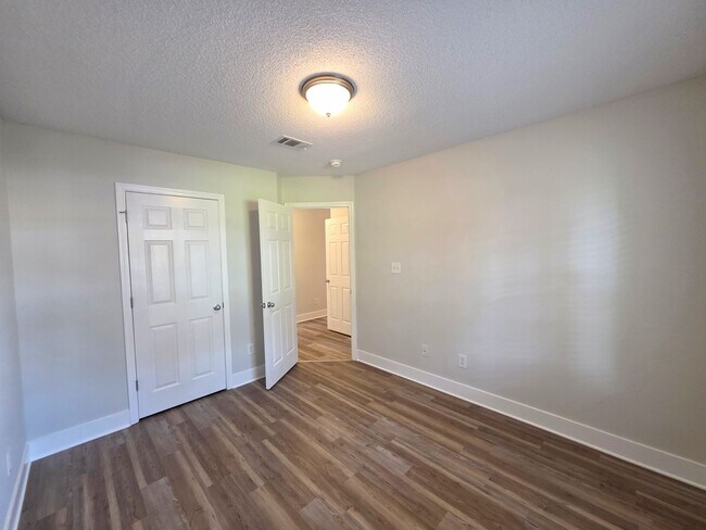 Building Photo - 5008 Orlando Ct