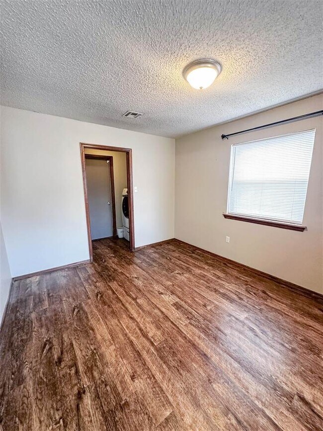 Building Photo - 4714 SE 47th St