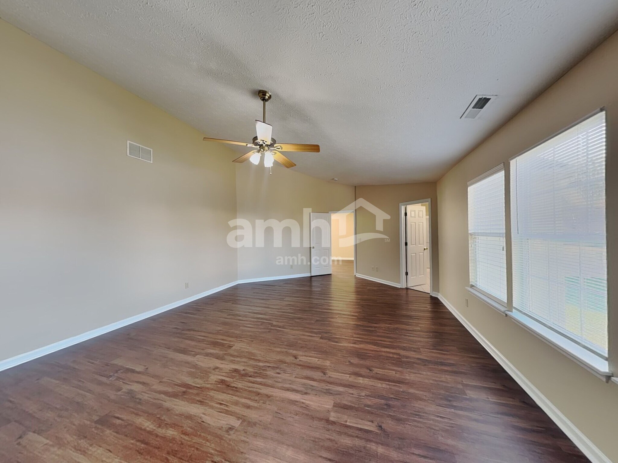 Building Photo - 529 Austrian Way