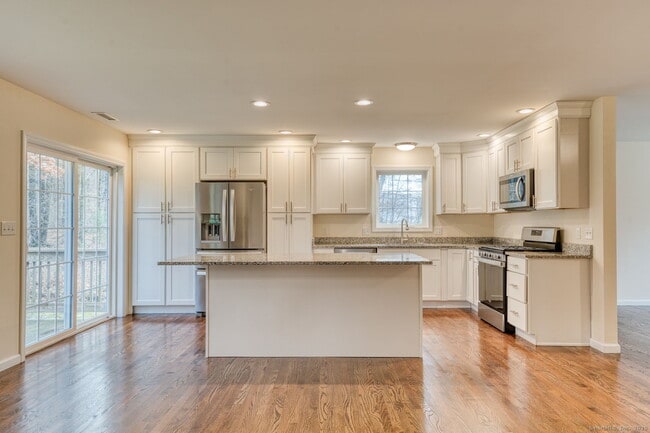 Building Photo - 43 Belvedere Dr