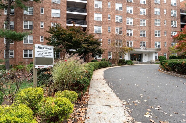 Building Photo - 1133 Midland Ave