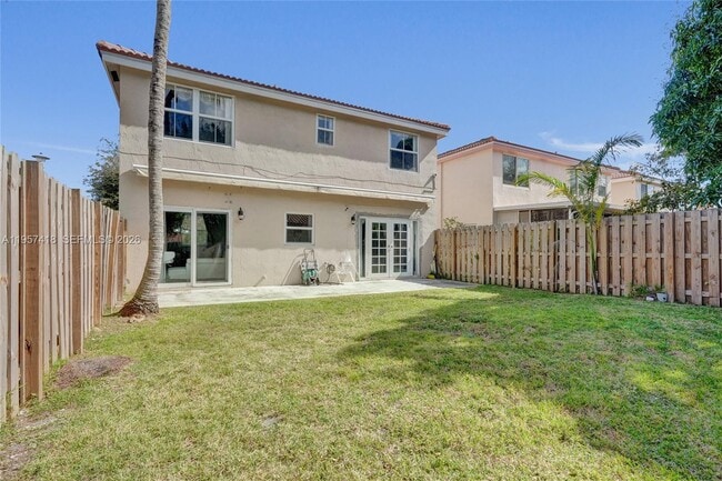 Building Photo - 2001 Barcelona Terrace