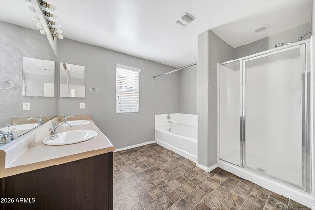 Building Photo - 7770 W Alvarado Rd