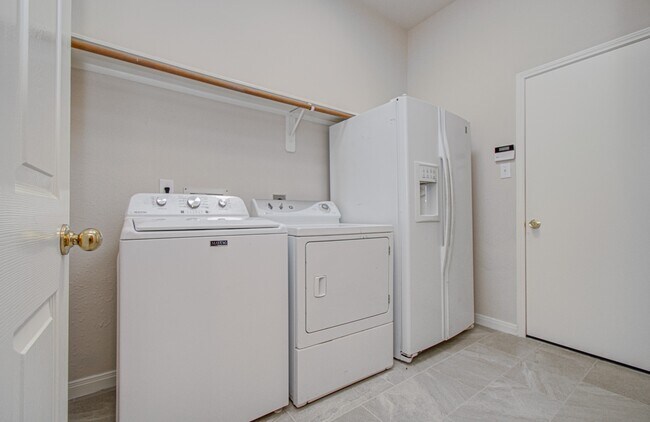 Building Photo - 17611 Emerald Garden Ln