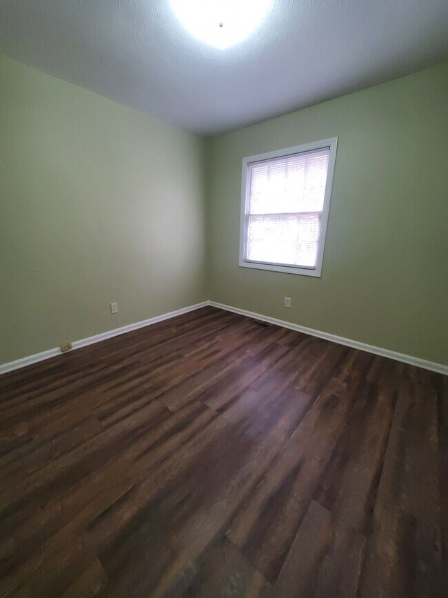 Building Photo - 202 Bertram Pl