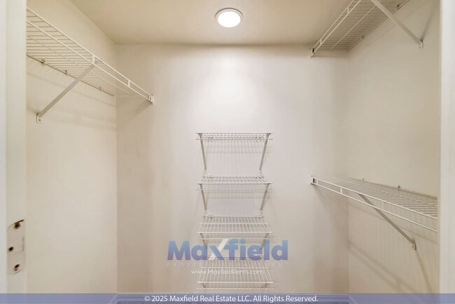 Building Photo - Stoney Brook Condos Unit #2 - 2BD - 2BTH 1GAR