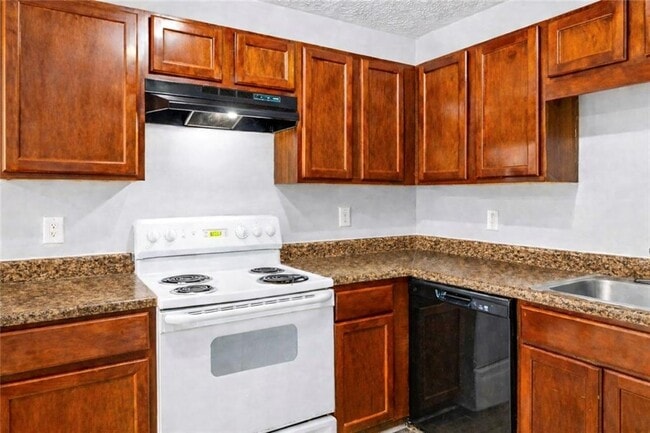 Building Photo - 588 Elle's Wy