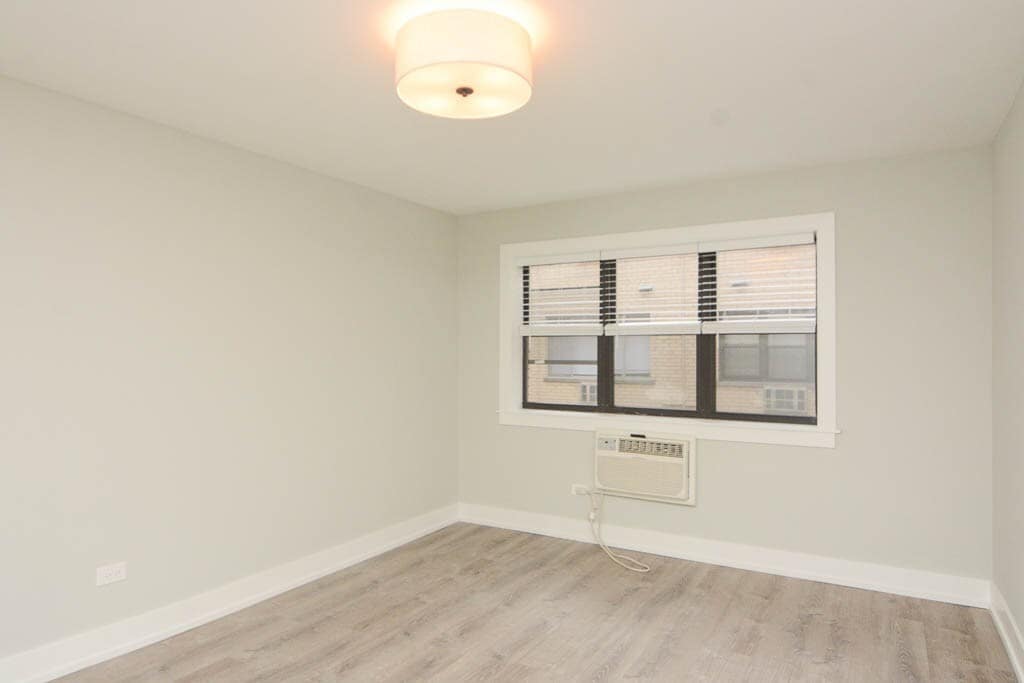 Building Photo - 450 W Barry