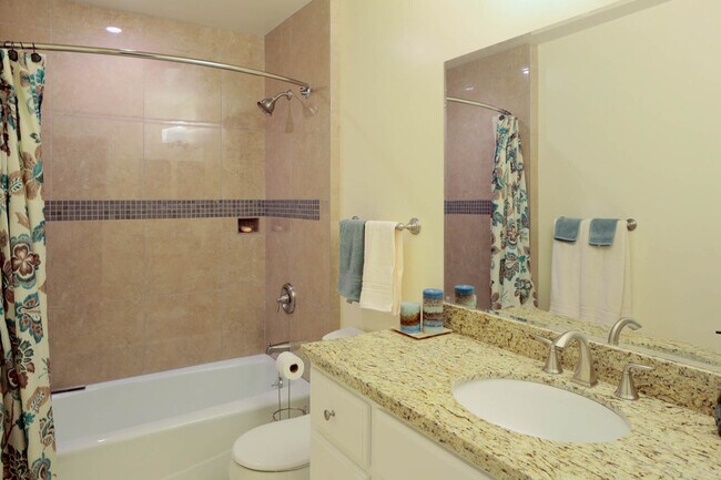 Building Photo - Rare newer one level view single family home