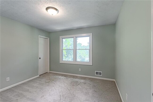 Building Photo - 3979 Potomac Dr NW