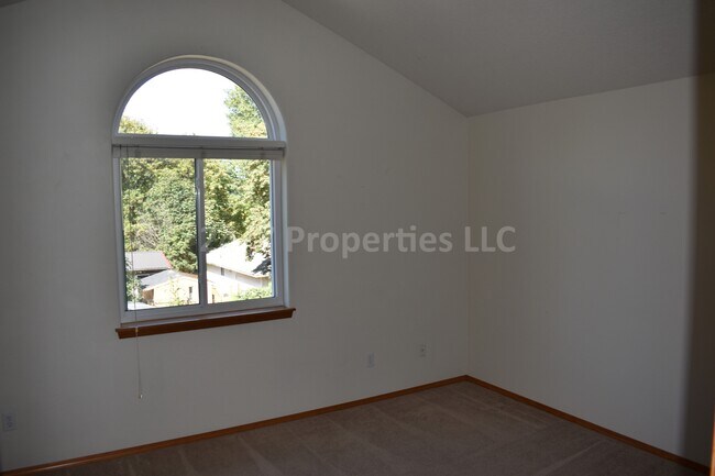 Building Photo - 90 Alder St