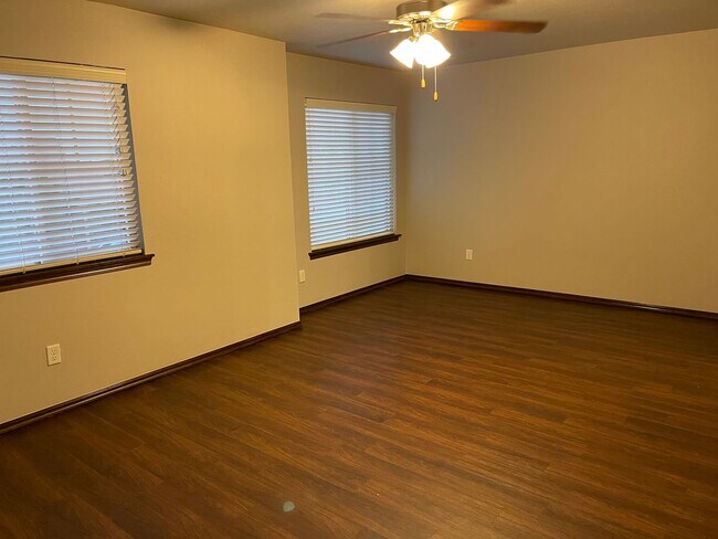 Building Photo - 6923 Mayberry Ln