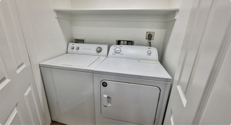 Building Photo - 350 W 2575 N