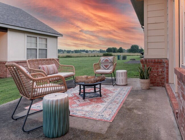 Building Photo - 4181 N Rolling Meadows Dr