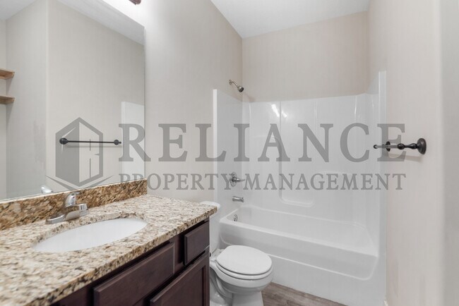 Building Photo - 914 W Onewood Pl
