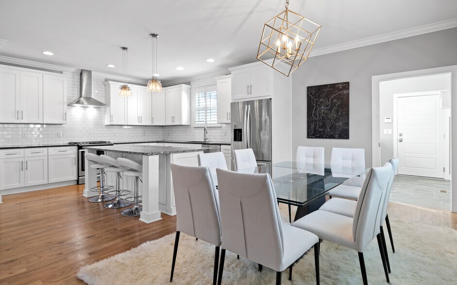 Building Photo - 1449 Madison St