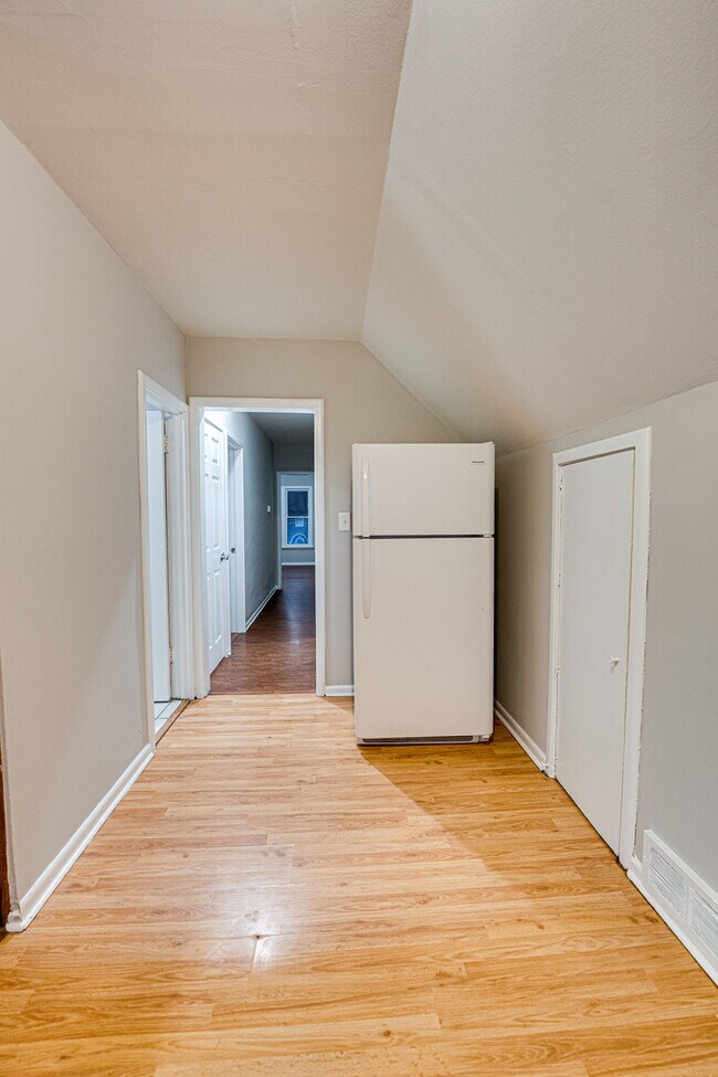 Building Photo - 735 Sexton St