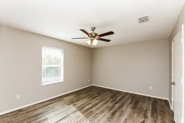 Building Photo - 509 Brasenose St