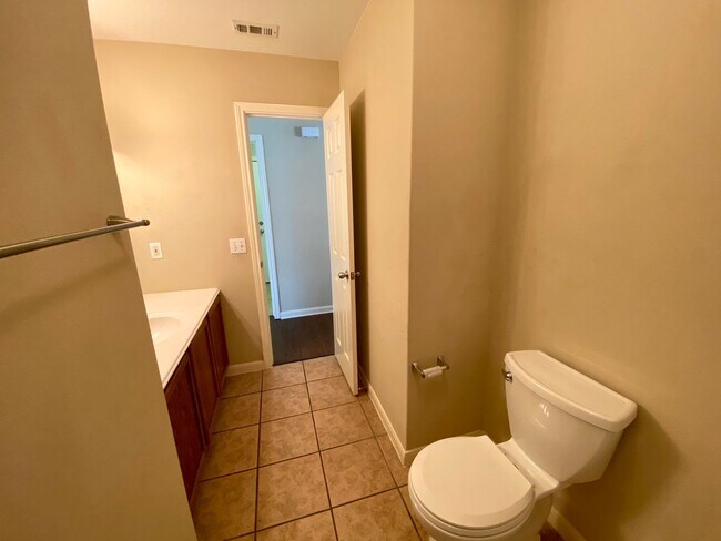 Building Photo - 3323 Alexander Valley Cove