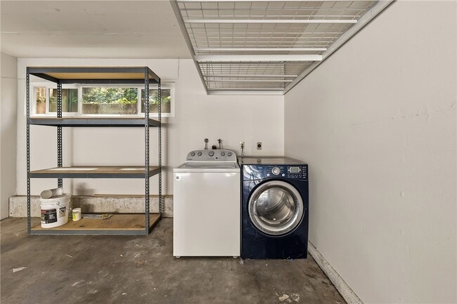Building Photo - 23821 Hillhurst Dr
