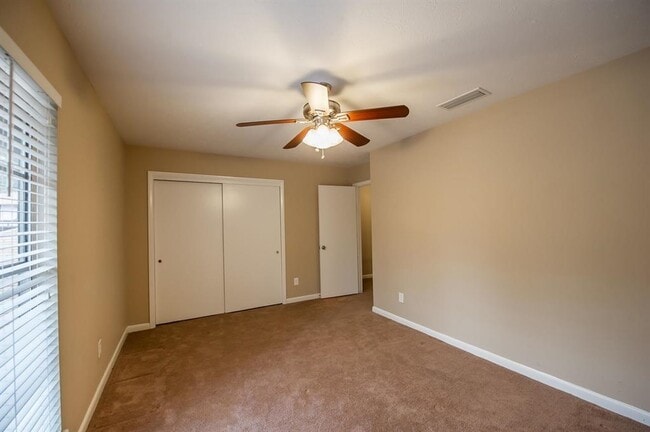 Building Photo - 411 Westwood Dr