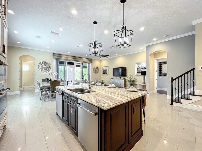 Building Photo - 760 Golden Bear Dr