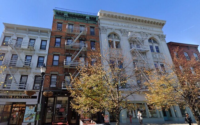 Building Photo - 410 Washington St