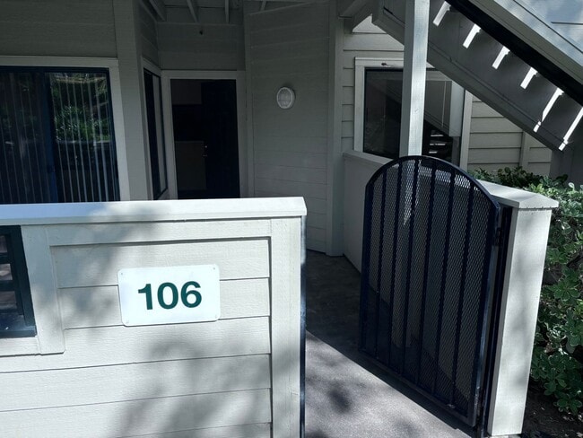 Building Photo - $1900.00-Remodeled 2 Bed 2 Bath, Condo in Glen Cove,(Vallejo) - Downstairs Unit