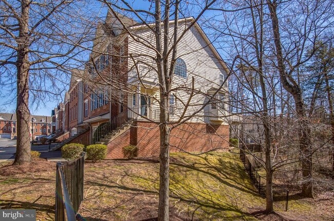 Building Photo - 43395 Briar Creek Terrace