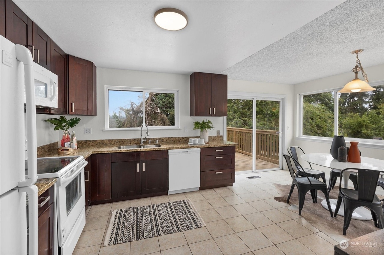 Building Photo - 500 Stevens Ave NW