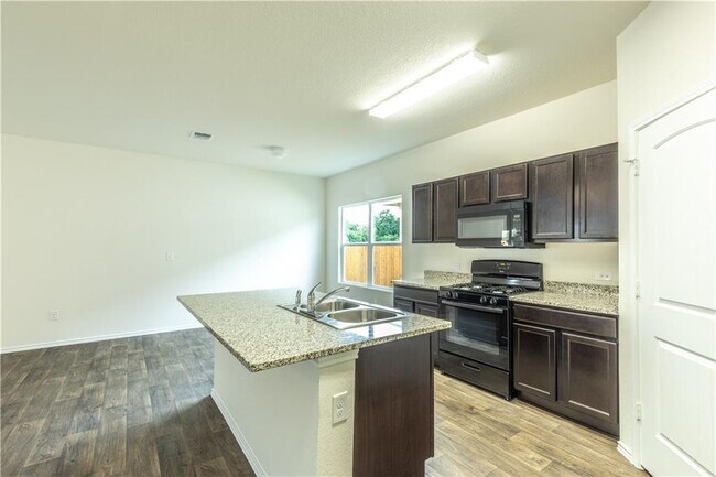 Building Photo - 15204 Kent Justin Dr