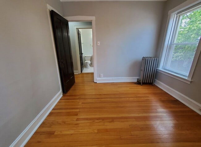 Building Photo - 5639 N Magnolia Ave