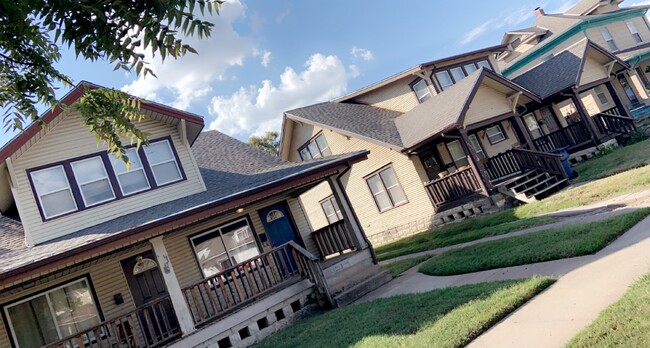 Primary Photo - 1333 N Waco Ave