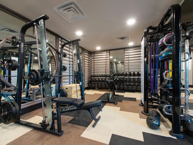 Building Photo - 510 W 20th St