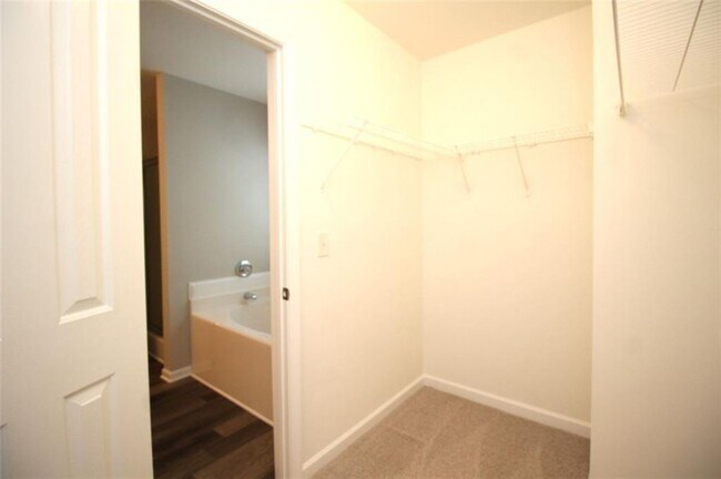 Building Photo - 5721 Apple Grove Rd NE
