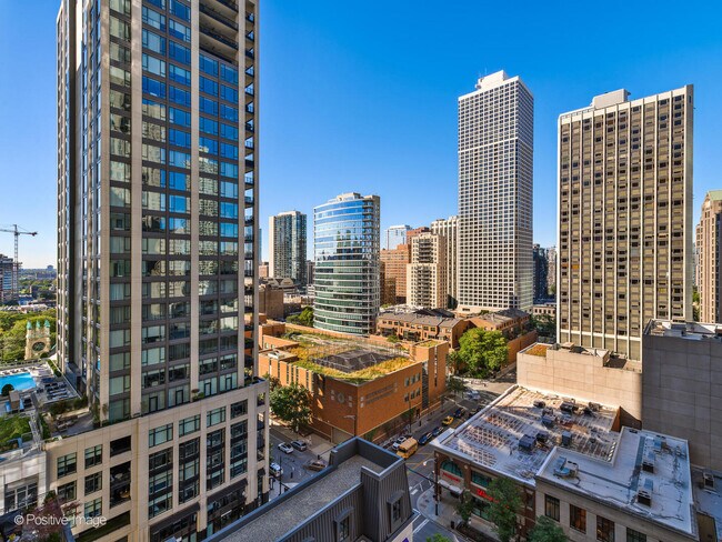 Building Photo - 10 E Delaware Pl