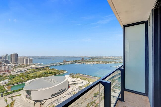 Building Photo - 398 NE 5th St