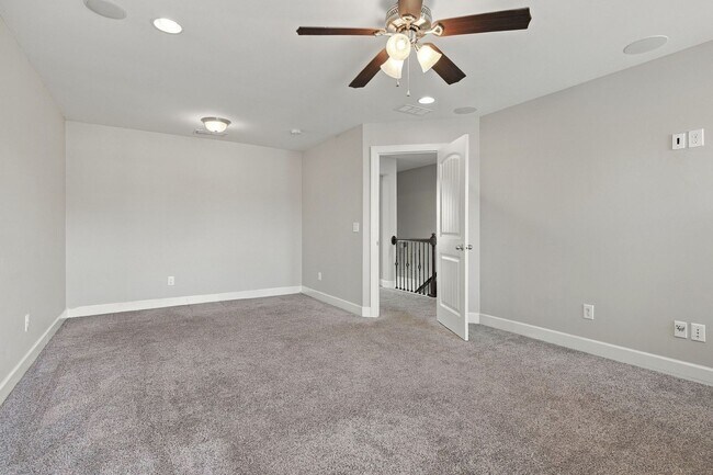 Building Photo - 4708 Venito St