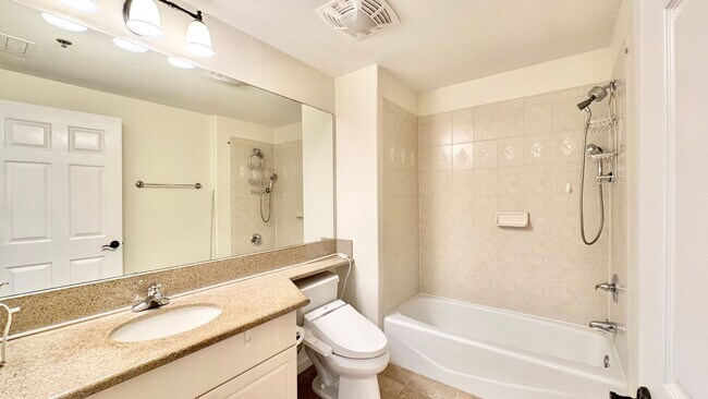 Building Photo - 520 Lunalilo Home Rd