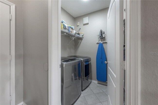 Building Photo - 2709 Via Cipriani