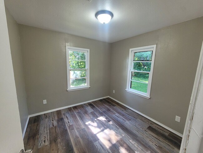 Building Photo - Welcome Home!
