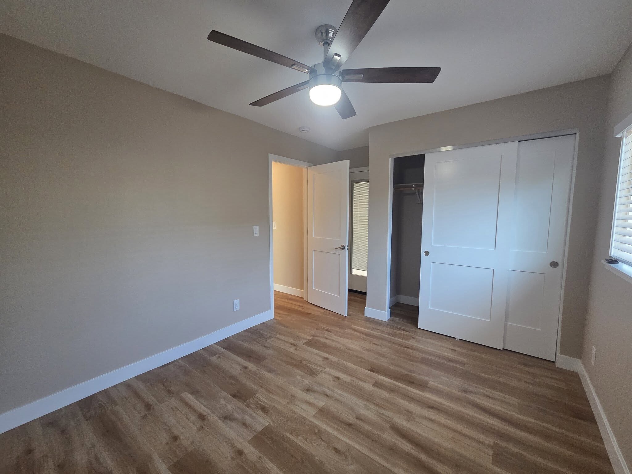 Building Photo - 1337 Cottonwood Dr
