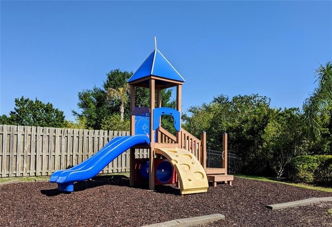 Building Photo - 6413 Hollydale Pl