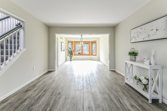 Building Photo - 2400 Rockport Ct