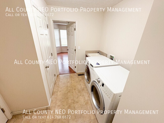 Building Photo - 2919 Woodstone Dr