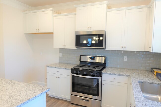 Building Photo - 461 Pine Nut Wy